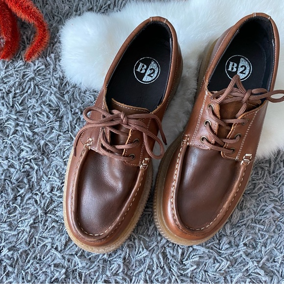 B2 Leather Lace-Up Shoes - Picture 3 of 11